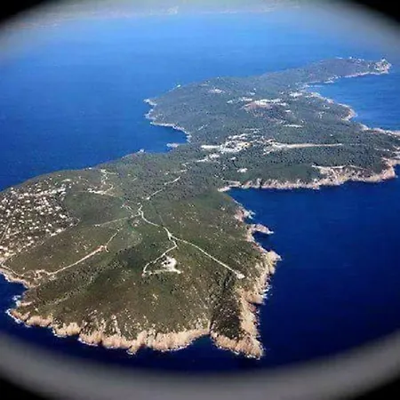 Studio climatisé île naturiste du Levant Hyères Extérieur photo